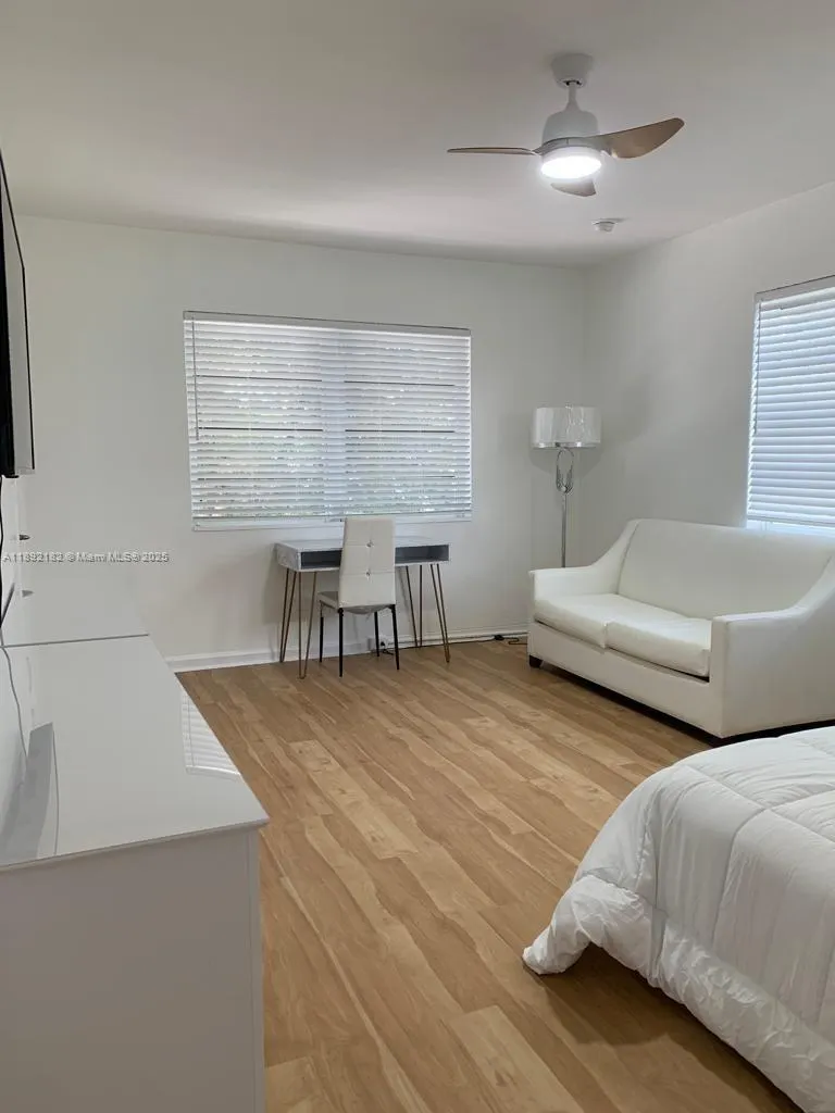 545 Michigan Ave, #4