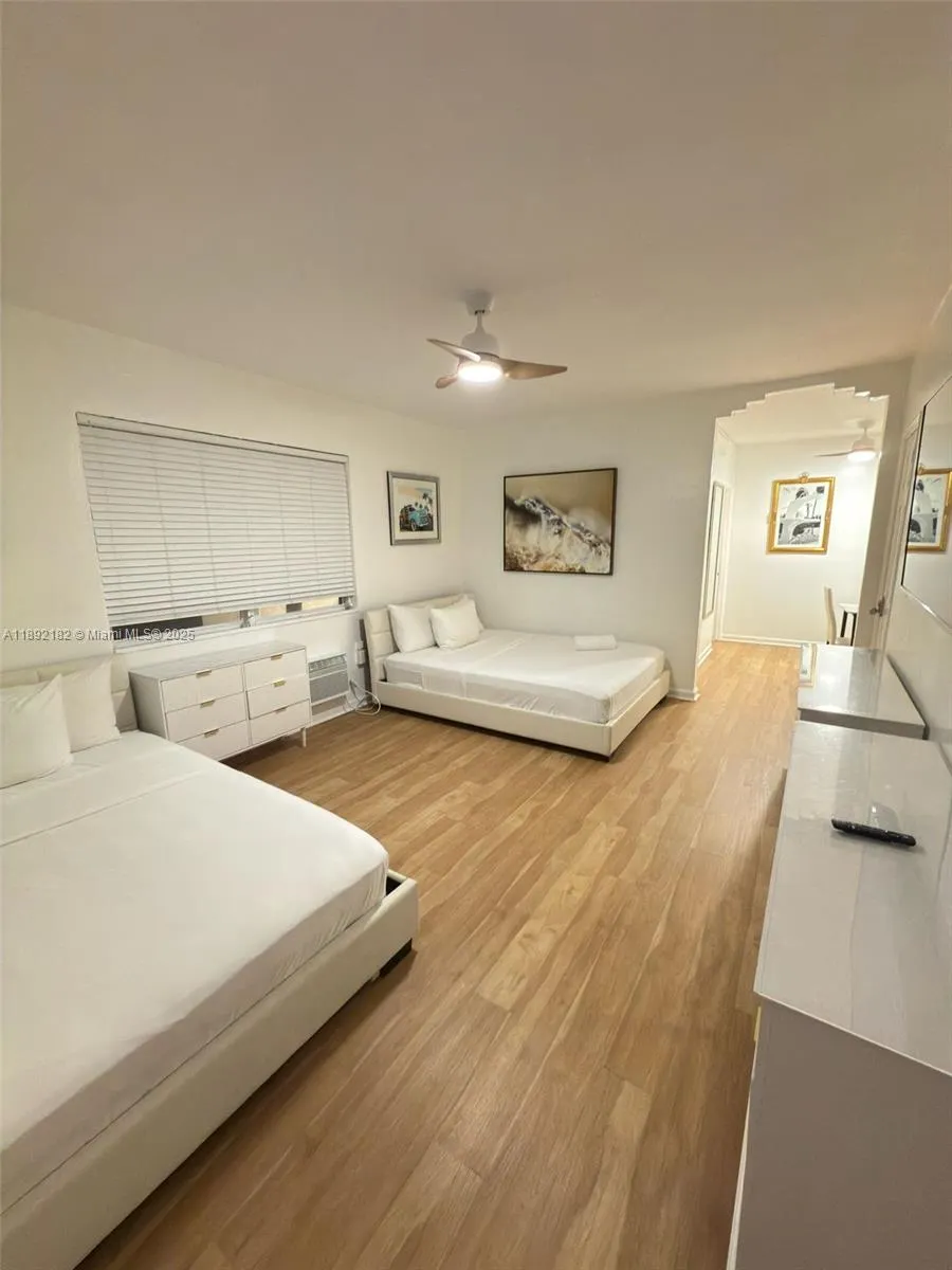 545 Michigan Ave, #4
