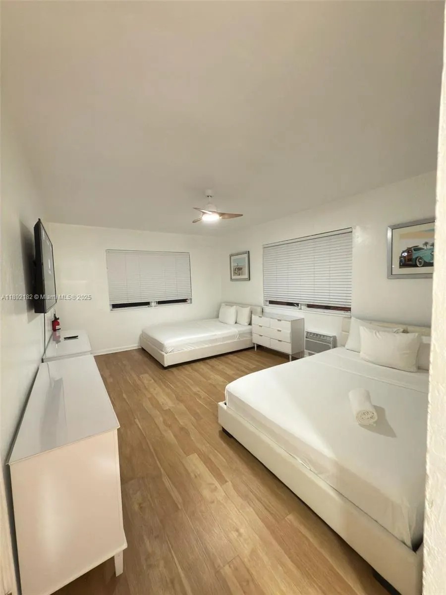 545 Michigan Ave, #4