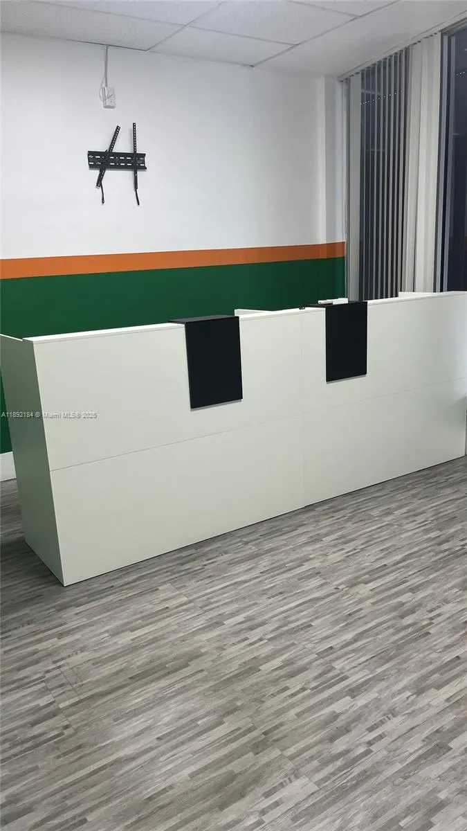5 PALM PLAZA, #Suite #5
