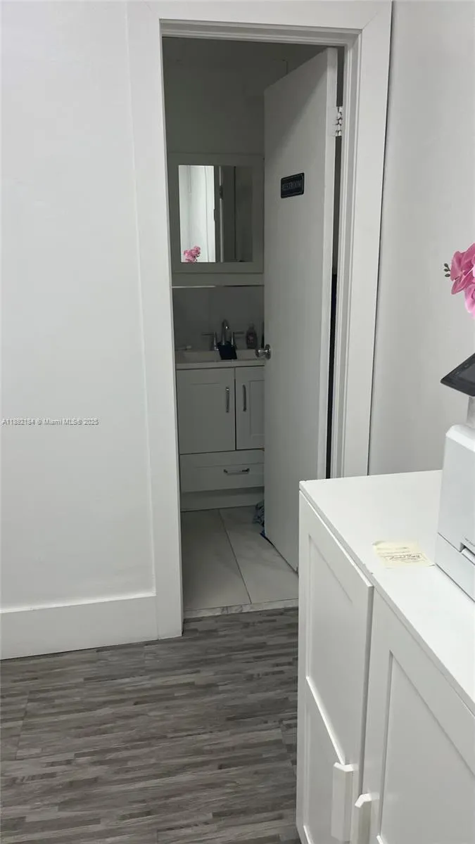5 PALM PLAZA, #Suite #5