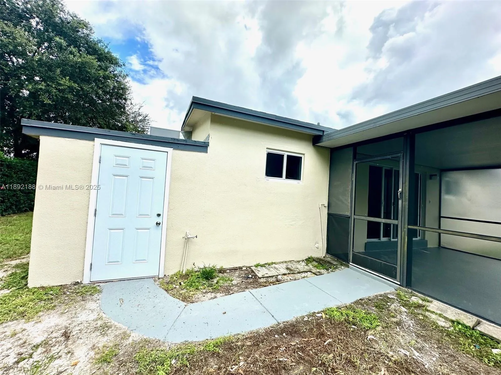2340 N 69th Way