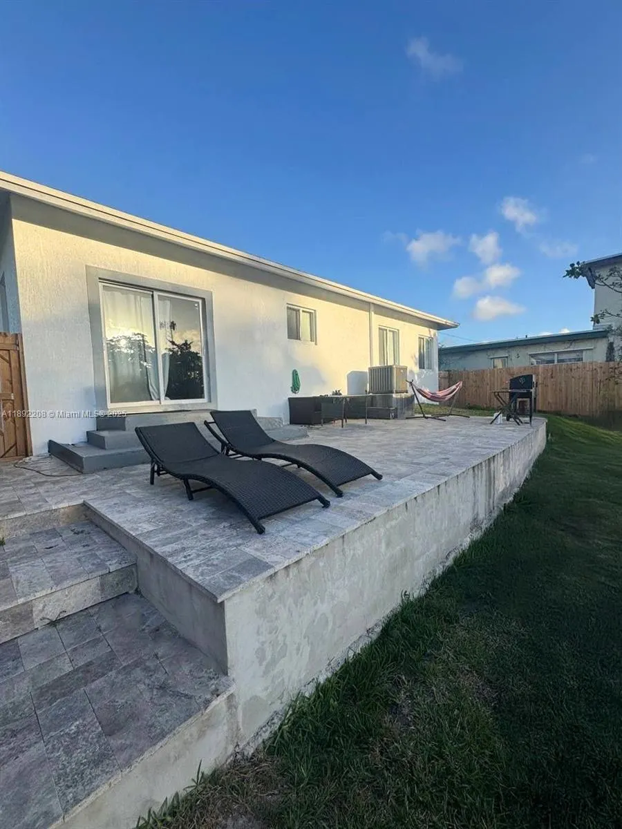 655 NW 24th Ave