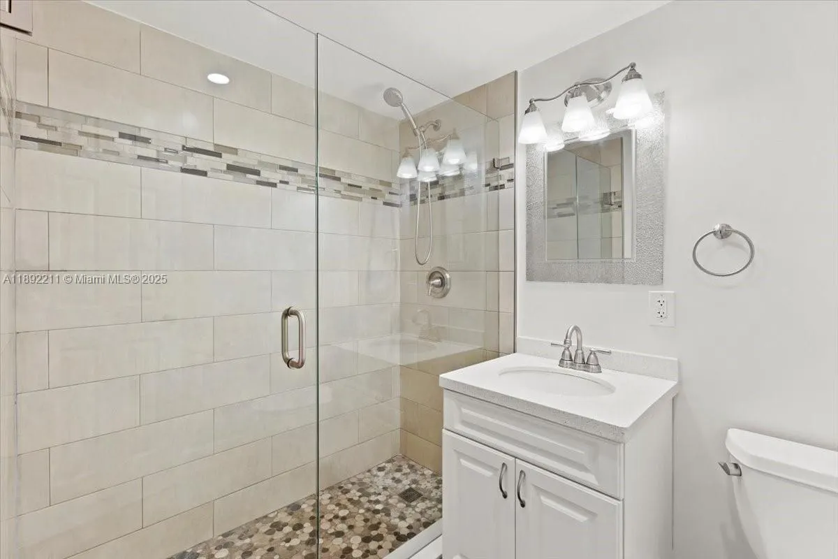 281 Jacaranda Dr, #13