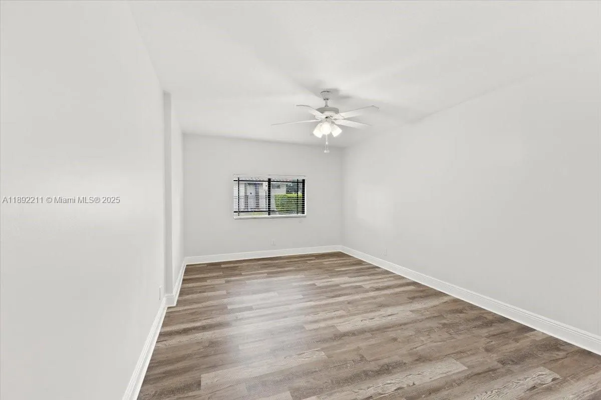281 Jacaranda Dr, #13