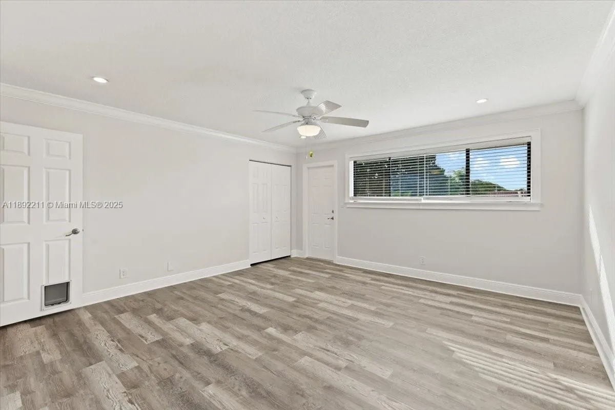 281 Jacaranda Dr, #13