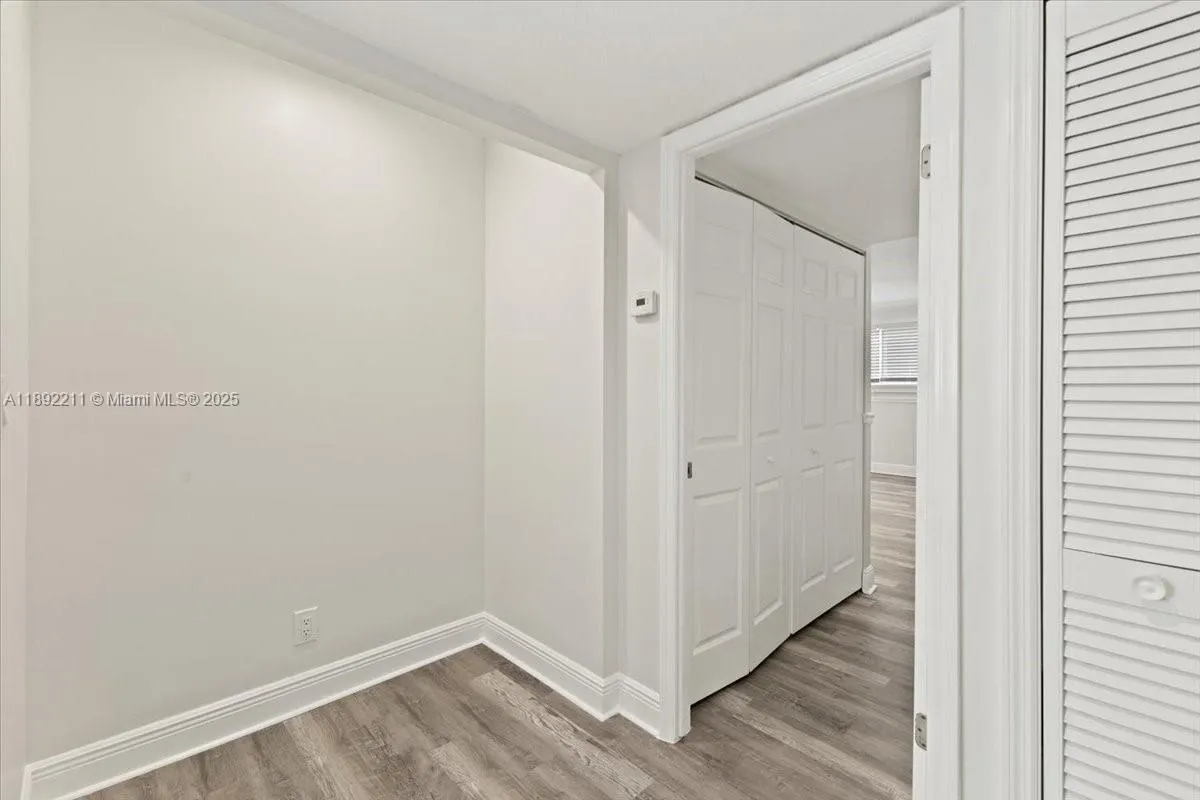 281 Jacaranda Dr, #13