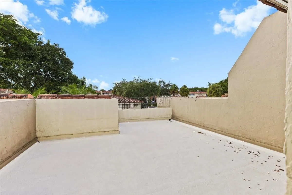281 Jacaranda Dr, #13