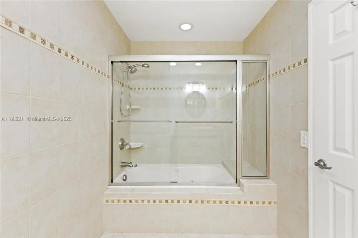 281 Jacaranda Dr, #13