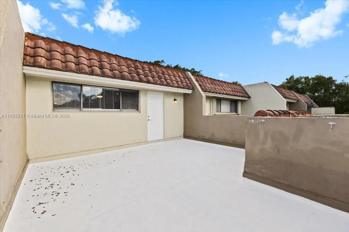 281 Jacaranda Dr, #13