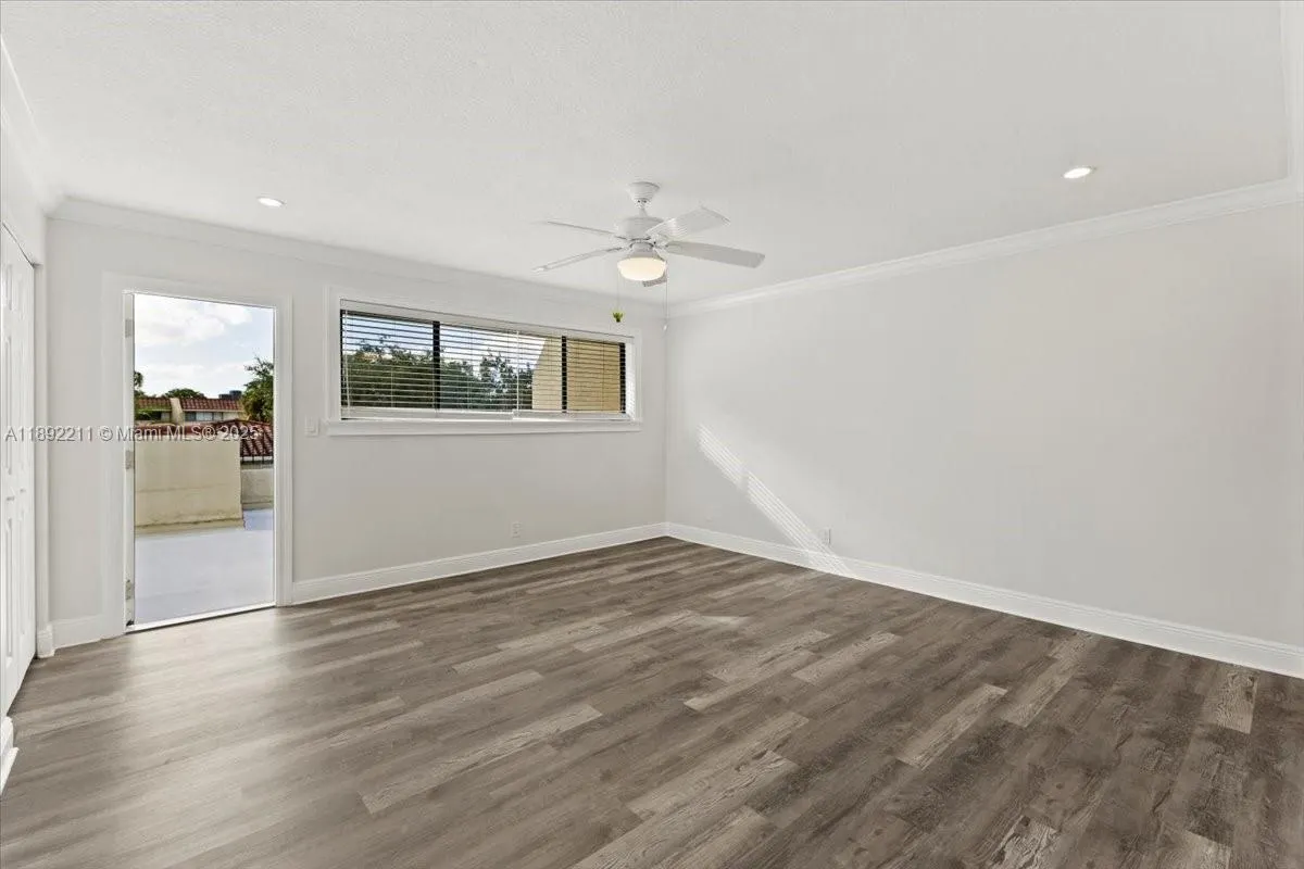 281 Jacaranda Dr, #13