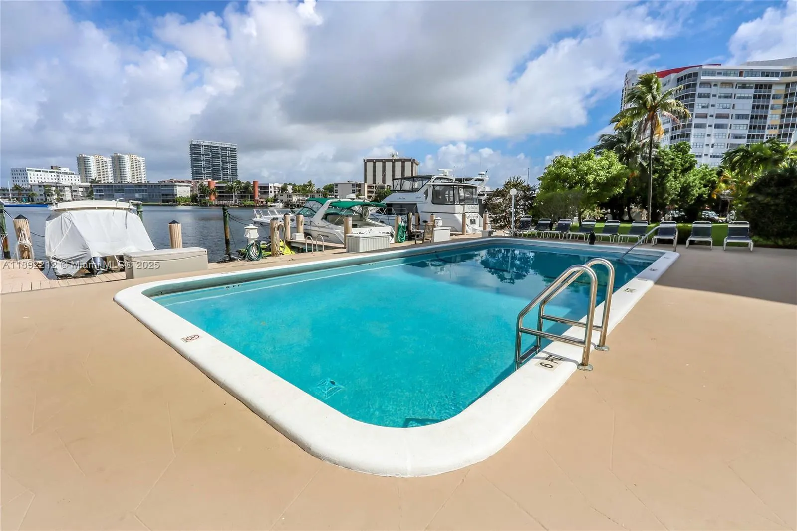126 Golden Isles Dr, #32A