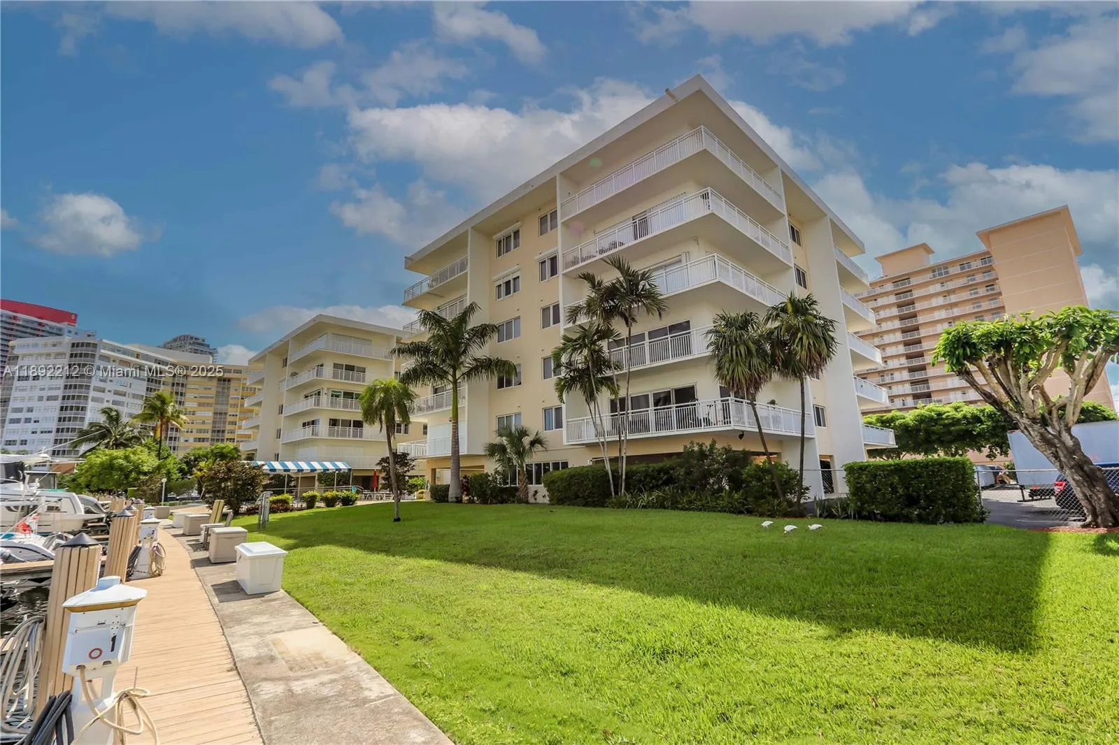 126 Golden Isles Dr, #32A