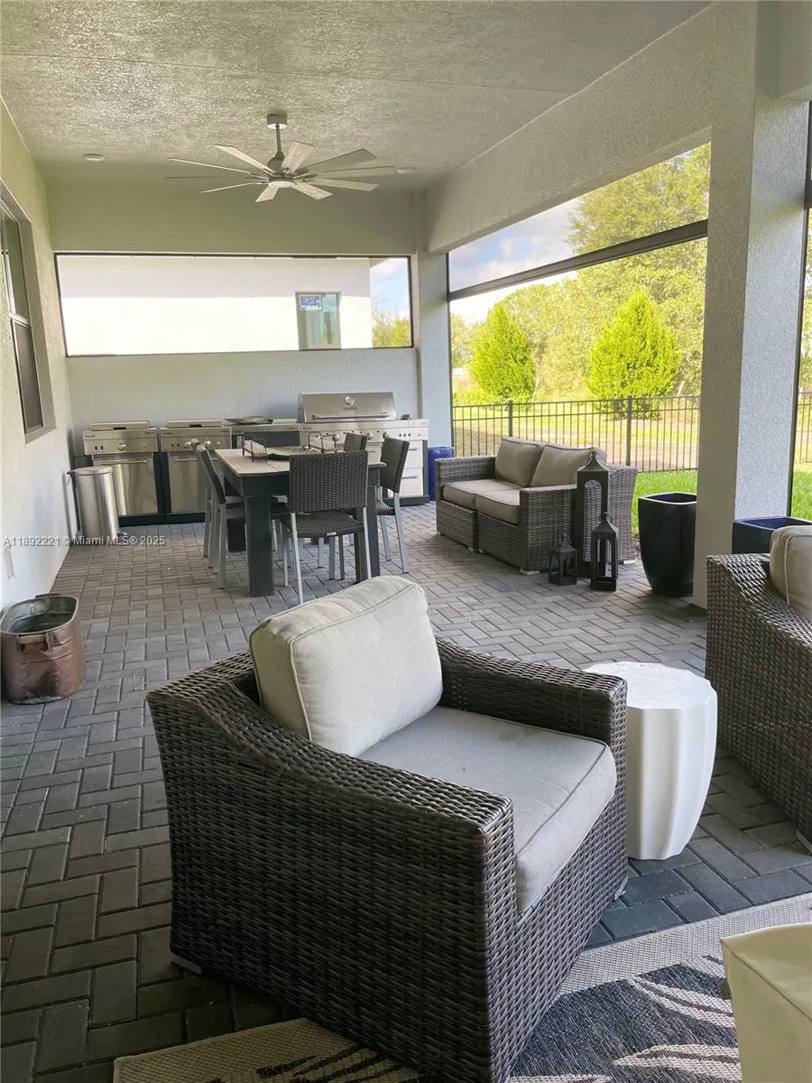 4960 Surfside Circle