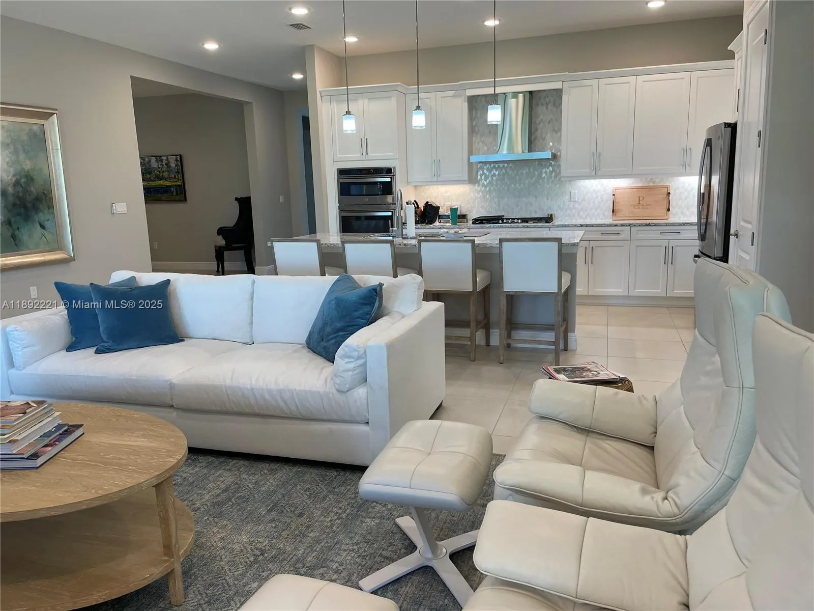 4960 Surfside Circle