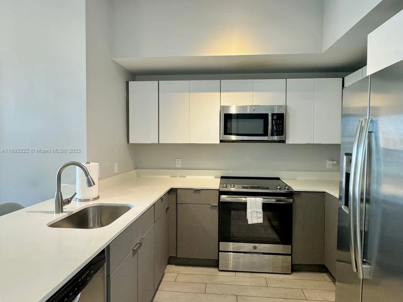 321 NE 26th St, #801