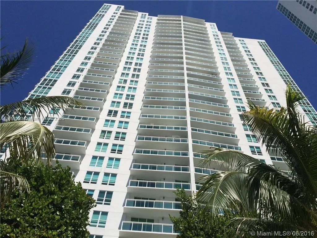 951 Brickell Ave, #3810