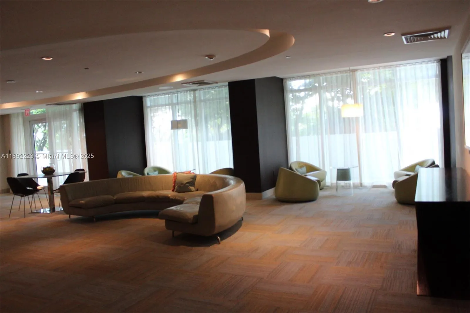 951 Brickell Ave, #3810