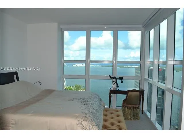 951 Brickell Ave, #3810