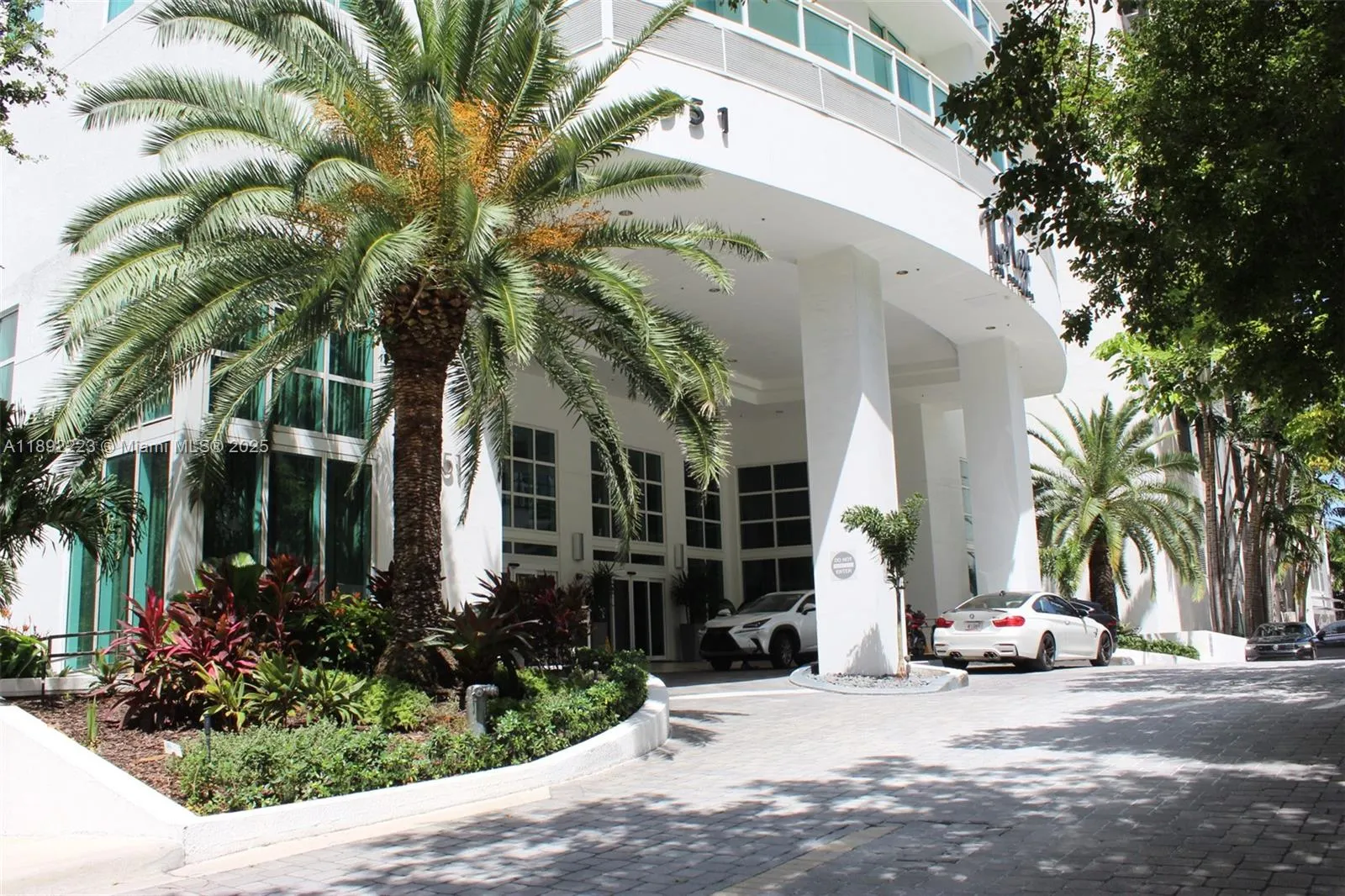 951 Brickell Ave, #3810