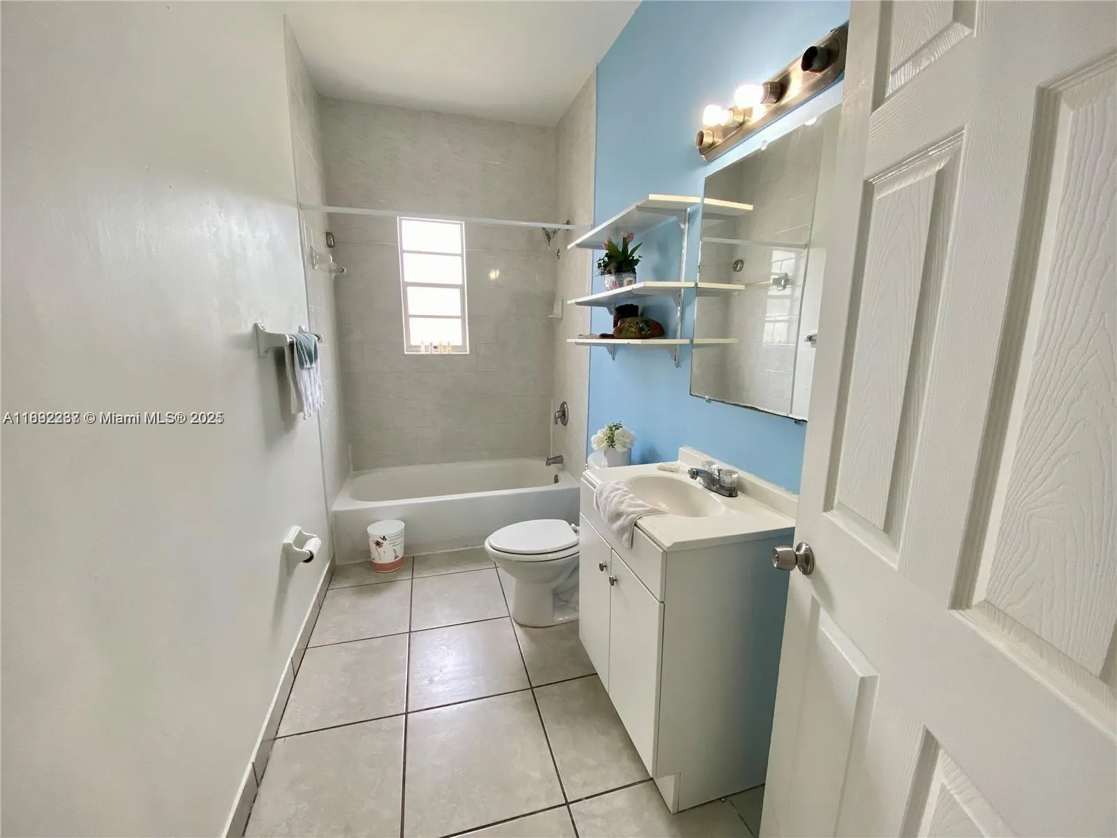 313 N Krome Ave, #B