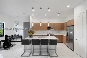 4105 SW 173rd Ave
