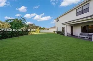 4105 SW 173rd Ave