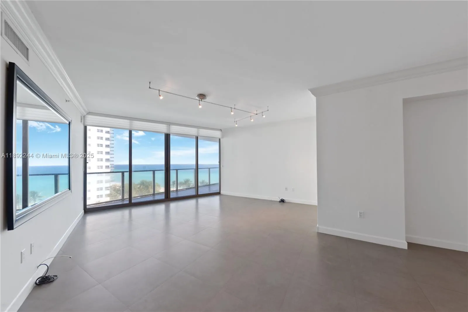 3101 S Ocean Dr, #707