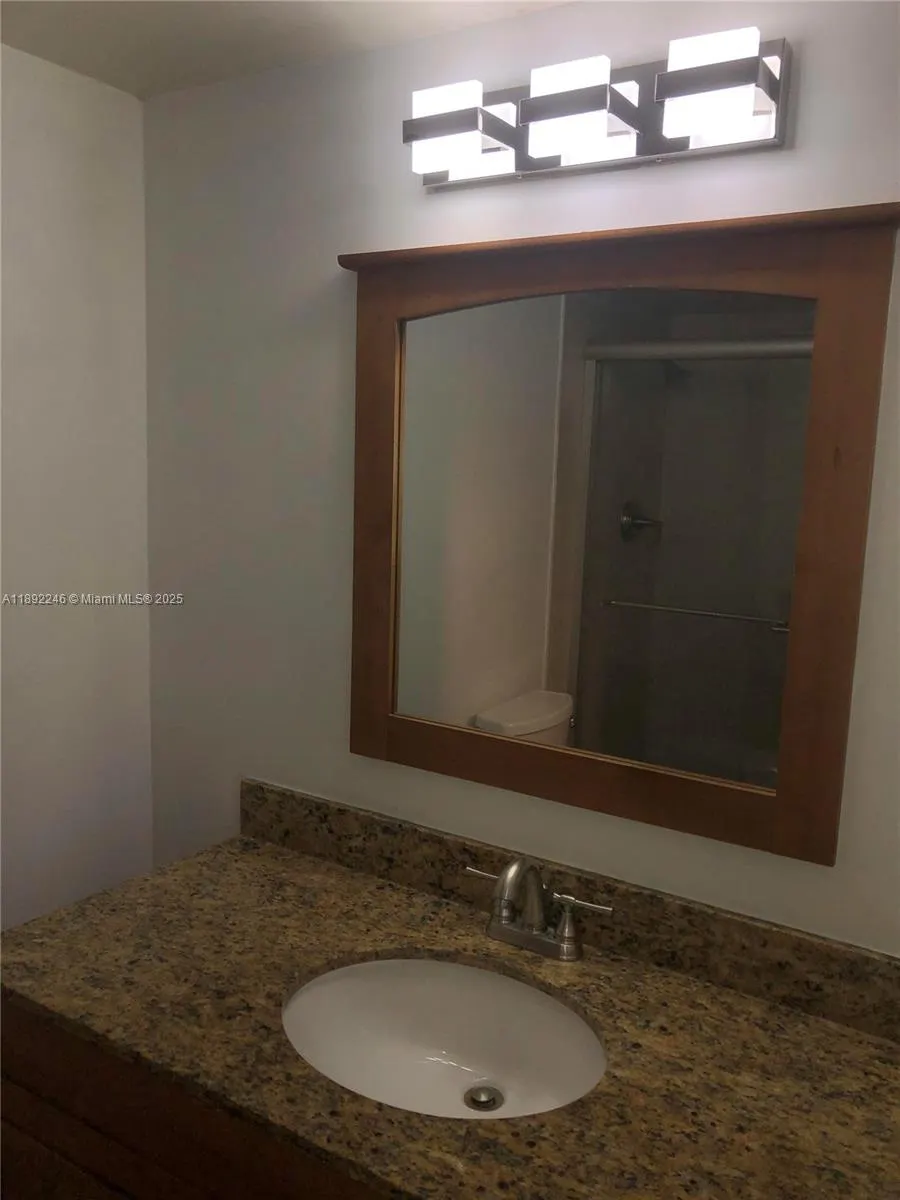 1420 Brickell Bay Dr, #1506D