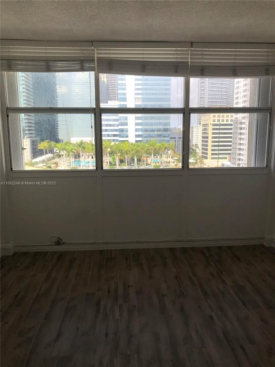 1420 Brickell Bay Dr, #1506D