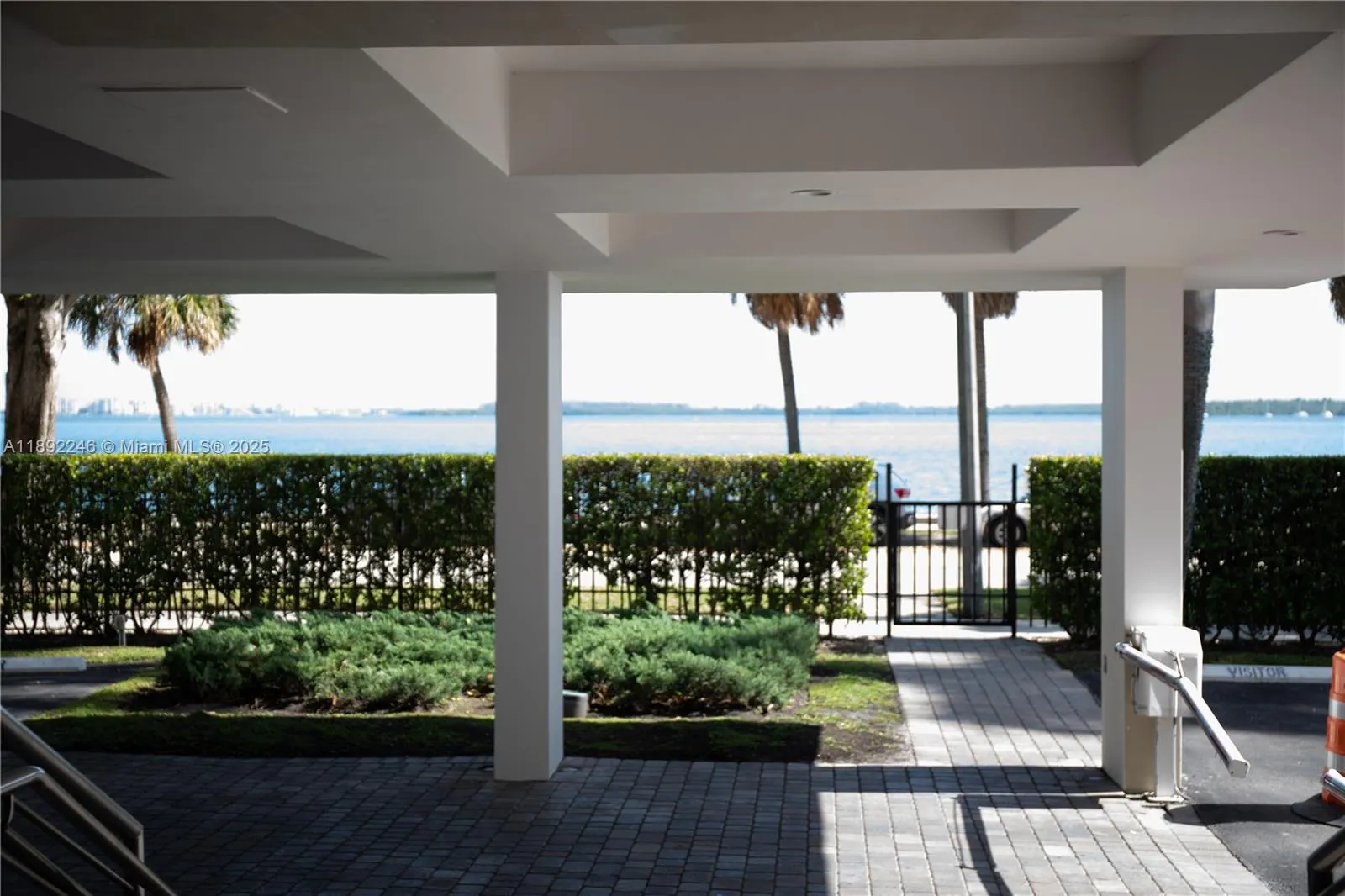 1420 Brickell Bay Dr, #1506D
