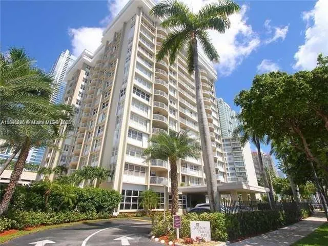 1420 Brickell Bay Dr, #1506D