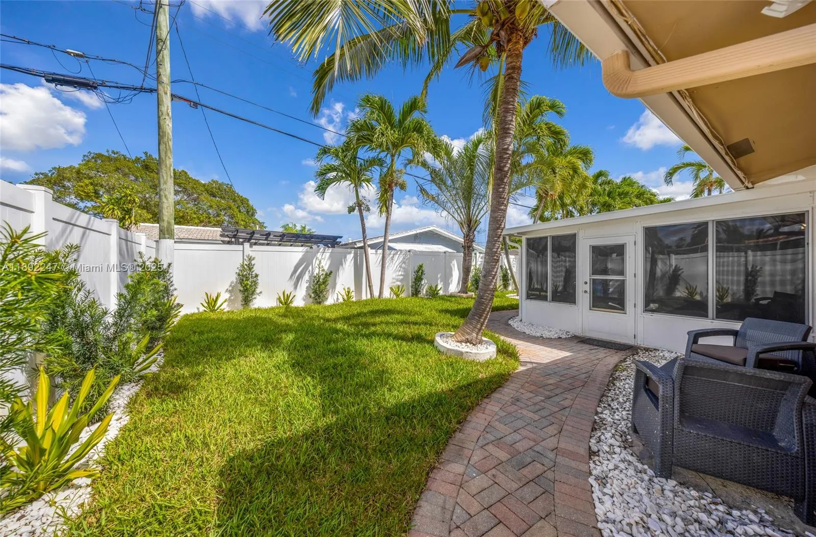 2115 NE 54th Ct