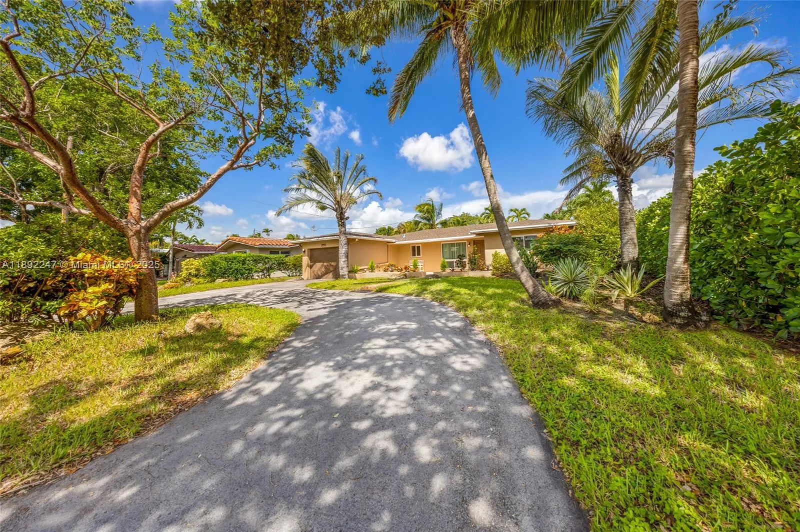 2115 NE 54th Ct
