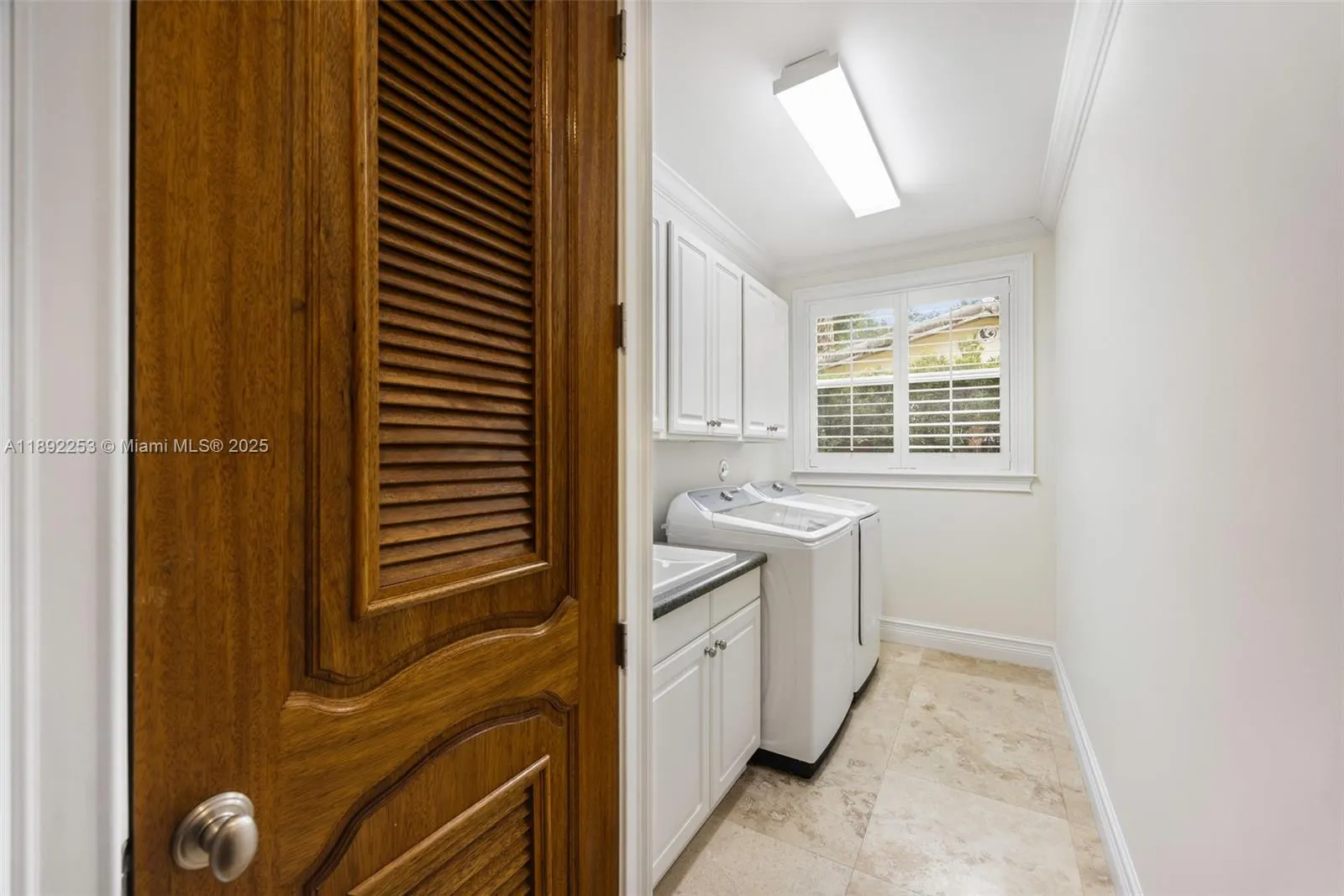 4065 Battersea Rd