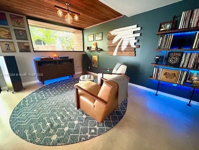 6437 Lemon Tree Ln