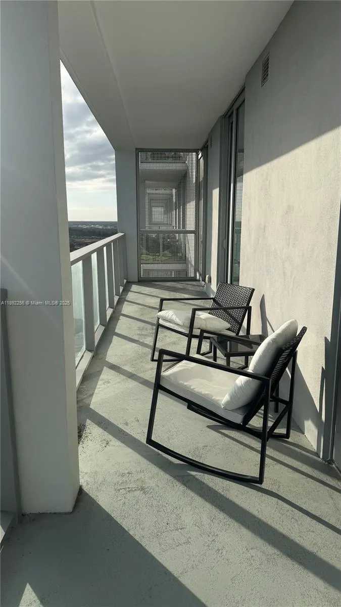 2000 Metropica Way, #2008