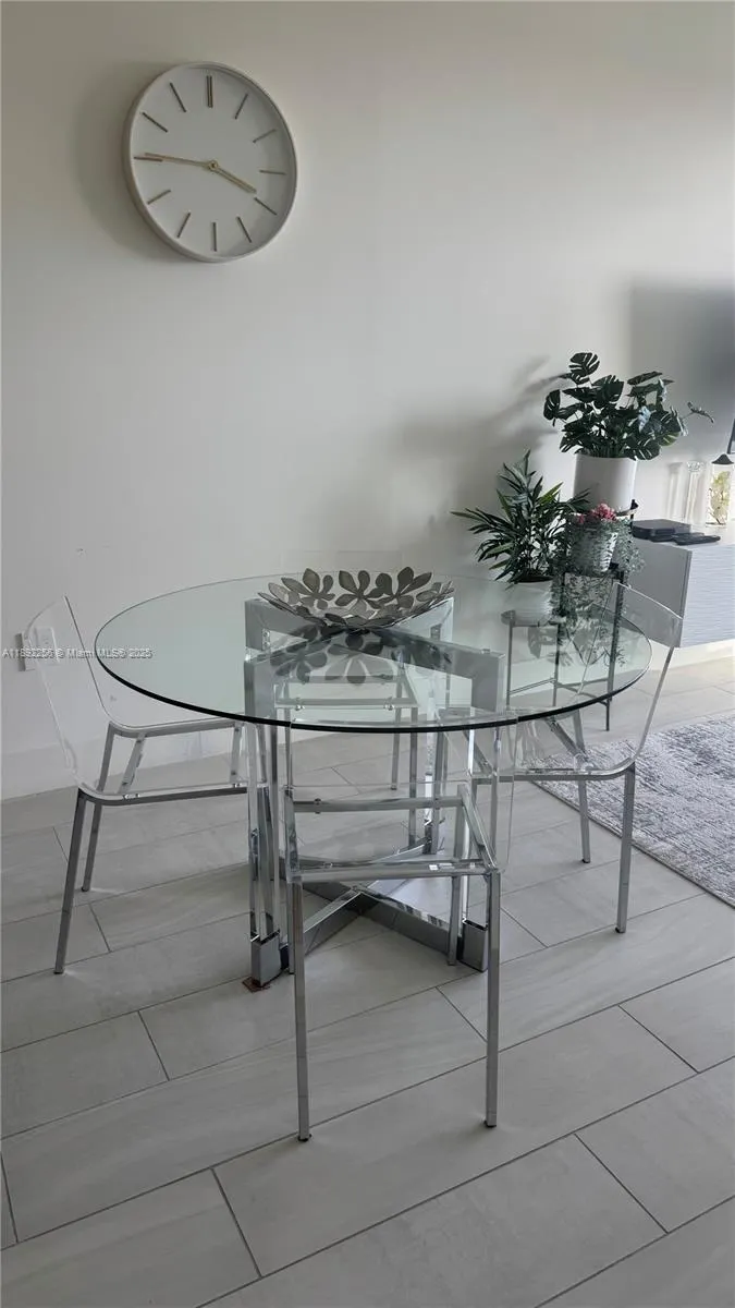 2000 Metropica Way, #2008
