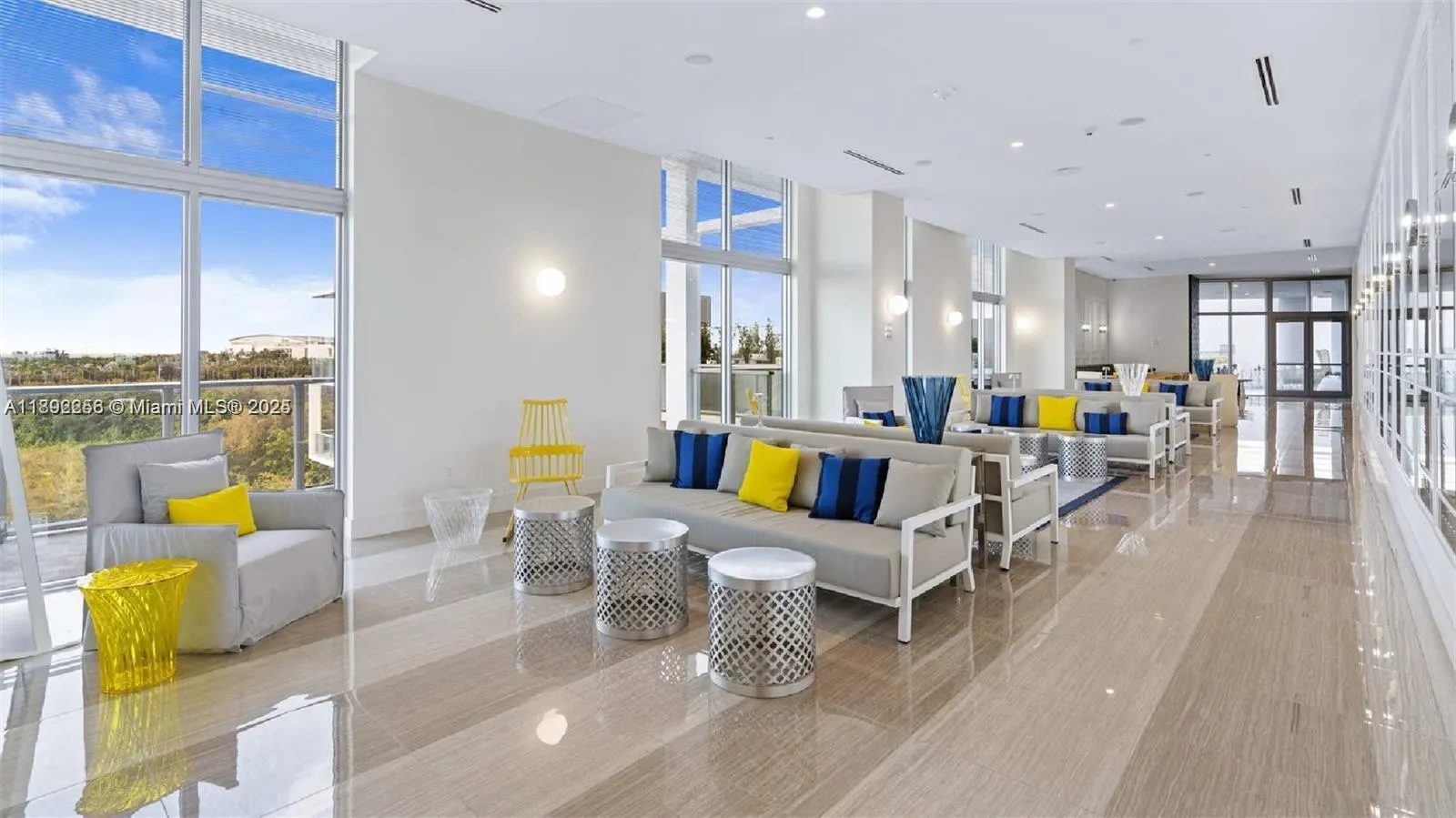2000 Metropica Way, #2008