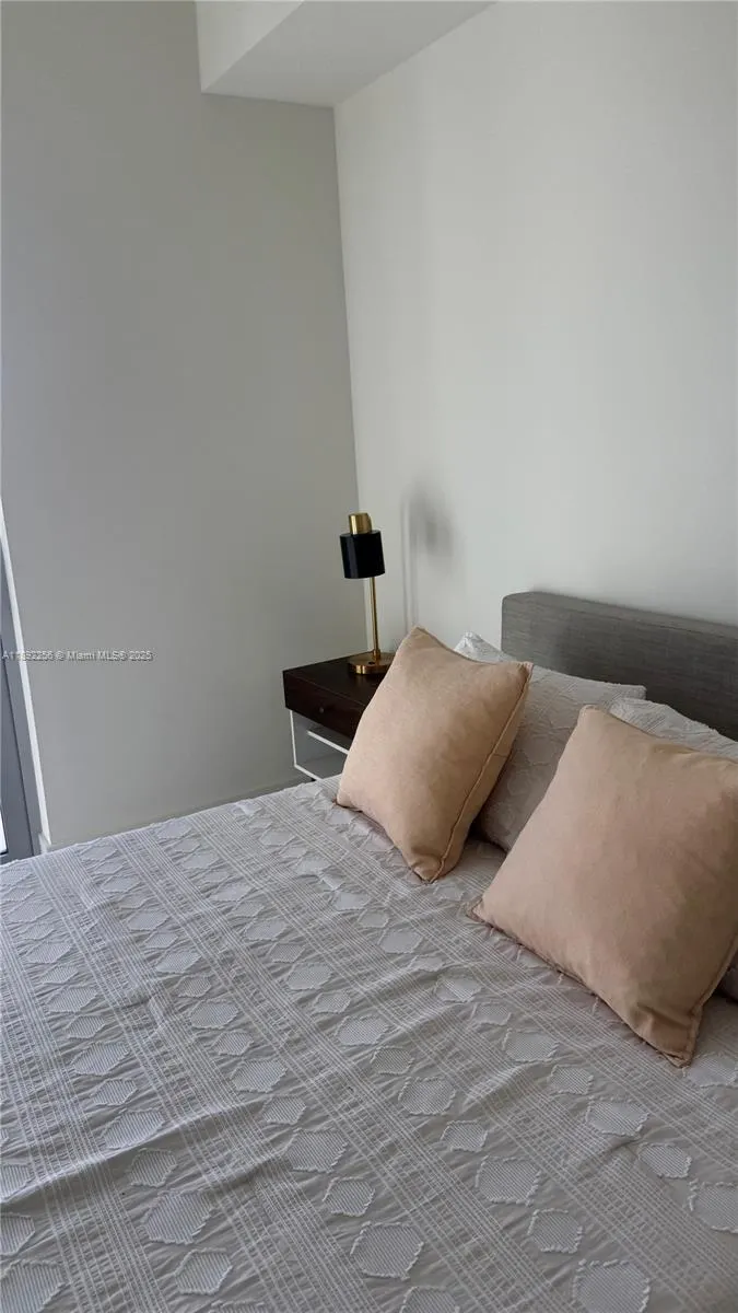 2000 Metropica Way, #2008