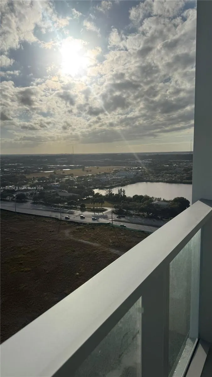 2000 Metropica Way, #2008