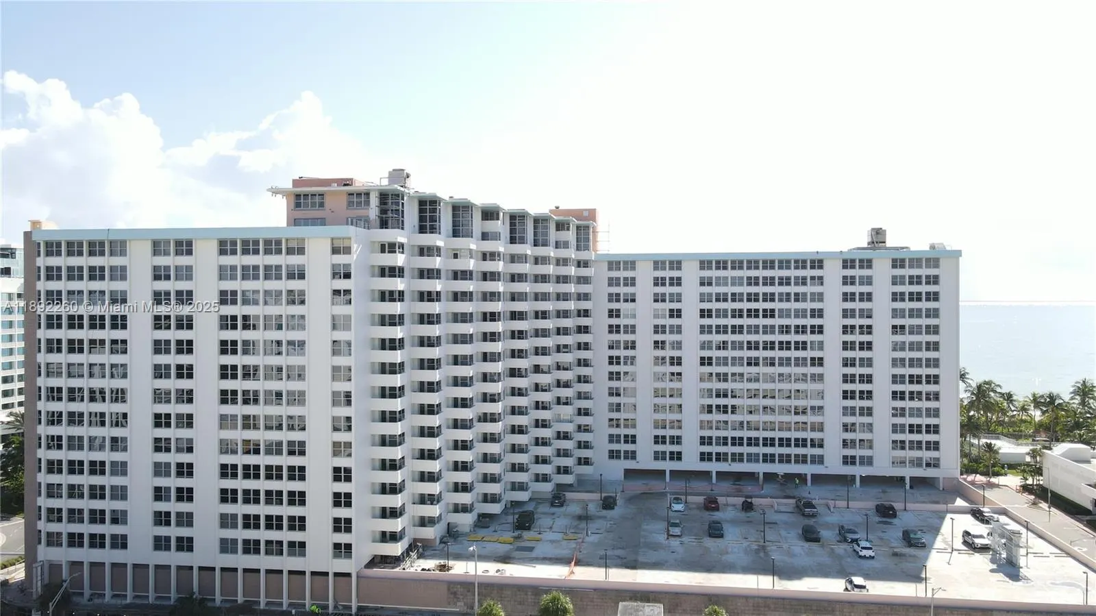 2899 Collins Ave, #736