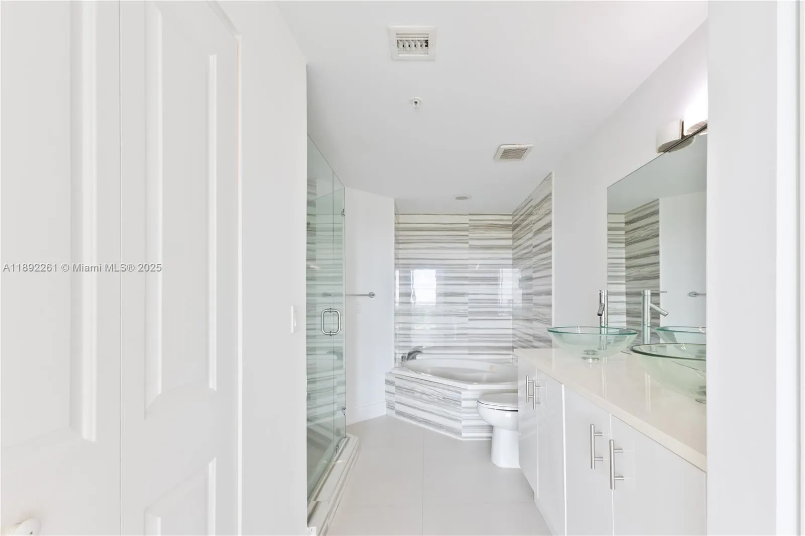 7900 Harbor Island Dr, #926