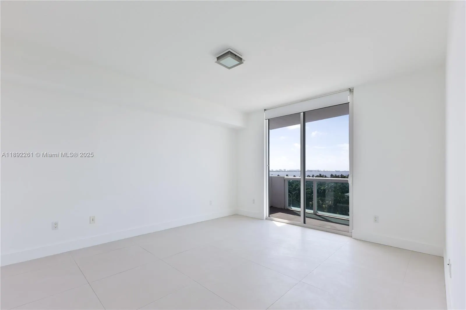 7900 Harbor Island Dr, #926
