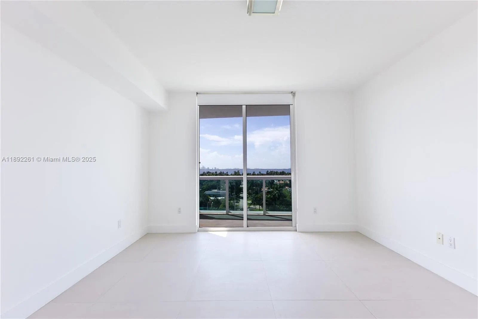 7900 Harbor Island Dr, #926