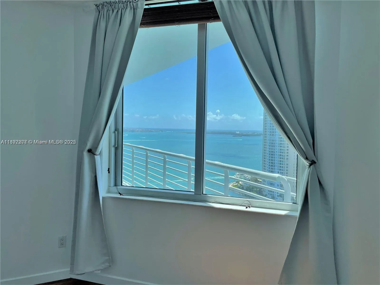 325 S Biscayne Blvd, #2619