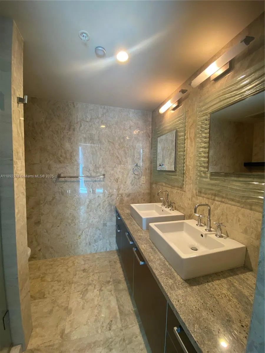 185 SW 7 ST, #2312