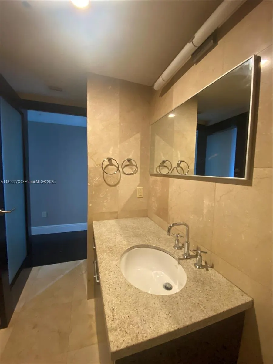 185 SW 7 ST, #2312