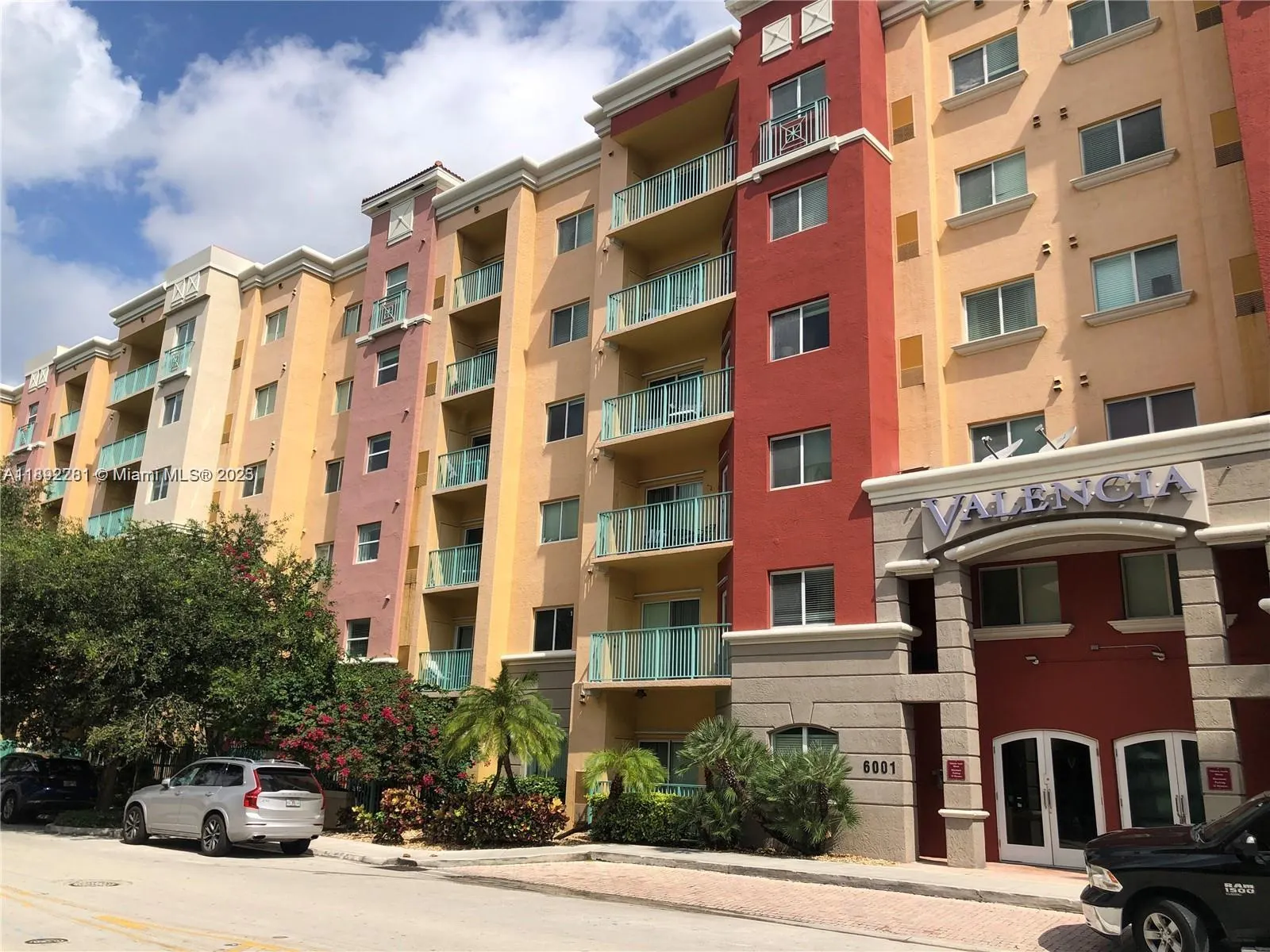 6001 SW 70th St, #528