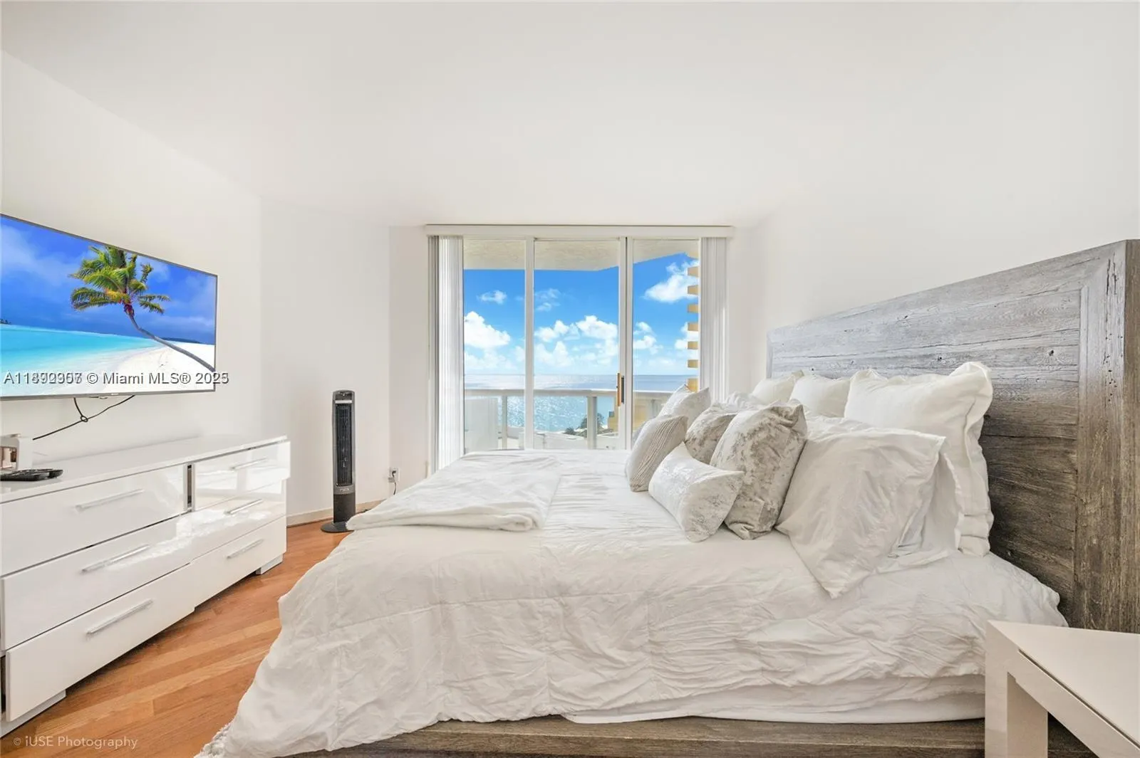 16425 Collins Ave, #512